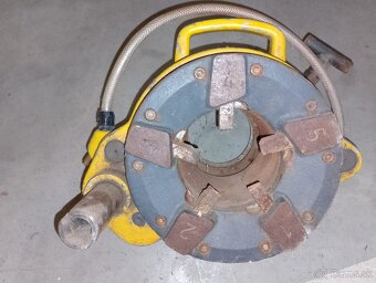 Ridgid Rems automaticka zavitorezna hlava 2-4" do zavitorez - 8