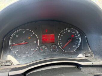 Volkswagen Golf 5 1.9TDI - 8