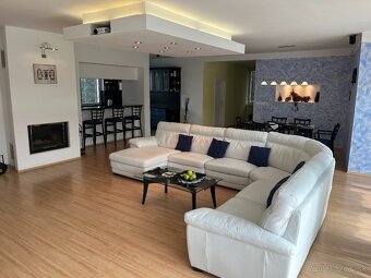 Predám 4izb bungalow,veľká garáz, veľký prestrešený bazén - 8