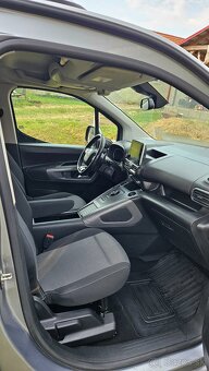 Toyota Pro Ace City Verso - 8