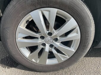 Predám peugeot 3008 1.5 Blue HDi 130k, r.v.2019 - 8