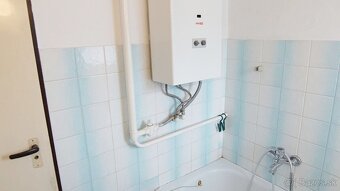 Predám tehlový 3 izbový byt s 2 garážami a záhradou, Martin - 8