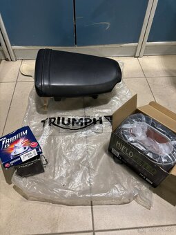 TRIUMPH Speed Triple - 8