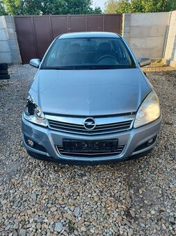 Rozpredám Opel Astra H Sedan 1.7CDTi 74kw M6 2008 - 8