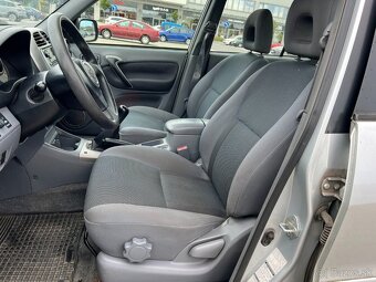 Toyota RAV4 2.0 VVTi naj. 112t 4x4 ČR - 8