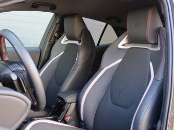 Corolla 2.0 GR SPORT, kúpená v SR, len 9900km,v záruke - 8