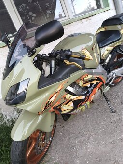 hond cbr F4 - 8