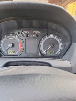 Fabia 1.2 HTP 25.000km - 8