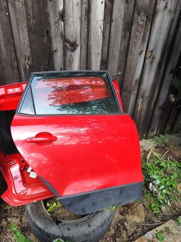 Predám zostatok veci z vw Polo scros - 8