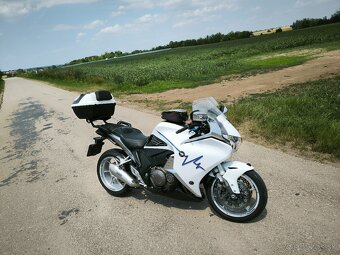Honda VFR 1200F 2011 - 8