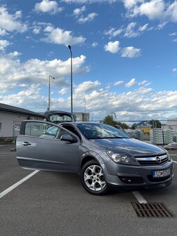 Opel Astra H GTC - 8