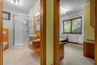 Na predaj rodinný dom Láb, veľký pozemok, tichá ulica - 8