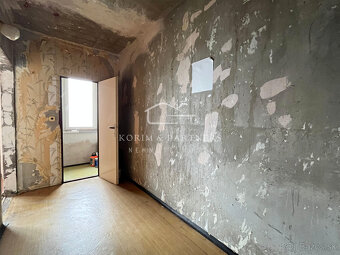 Čiastočne zrekonštruovaný 4 izbový byt (2 loggie), Komárno - 8