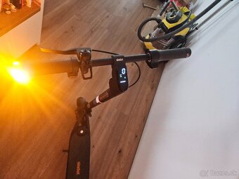 Elektrická kolobežka Ninebot Kickscooter F2 - 8