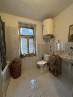 VKUSNE REKONŠTRUOVANÁ S CITOM ZARIADENÁ SLNKOM ZALIATA CHATA - 8