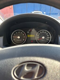 Hyundai Getz 1.1i 49kW, r.v. 2007, 83 000 km, benzín, čierna - 8