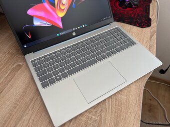/15.6"/HP Notebook/4GB RAM DDR5/128GB NVMe SSD/Intel HD 2GB - 8