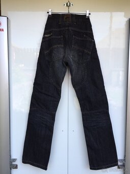 Nové riflové motonohavice Held - 8