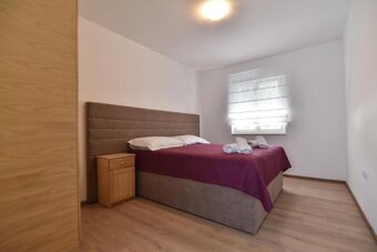 Chorvátsko-dom s veľkou záhradou, bazénom, saunou a vírivkou - 8