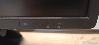 Predám LCD monitor - Hewlett Packard, EliteDisplay E231 - 8