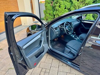 Škoda Octavia COMBI 2.0TDi 110kw DSG+Webasto+Navi+LED+Top - 8