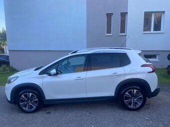 Peugeot 2008 - 8