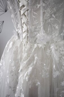 Nové krásne svadobné šaty Fragaria s odnímateľnými rukávmi - 8