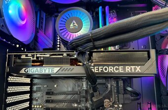 Ryzen 7 9800x3D, RTX 5070 12GB, 32GB RAM DDR5, 1TB SSD M2 - 8