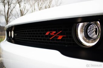 NOVÝ Dodge Challenger SRT 6.4 HEMI - 8