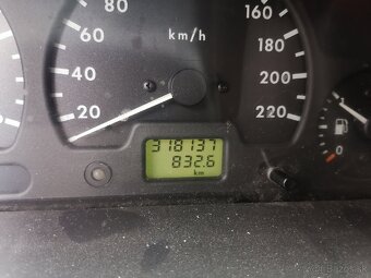LAND ROVER DISCOVERY 2 TD5 - 8