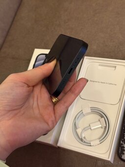 Apple iPhone 12 - batéria 87% - 8