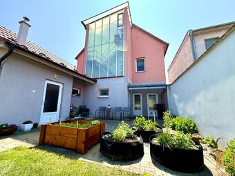 ROD.DOM s DVOMI BYTMI a PODNIKATEĽSKÝM PRIESTOROM, SOBOTIŠTE - 8
