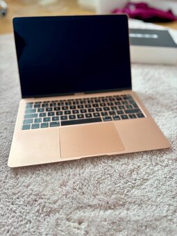 MacBook Air ružový - 8