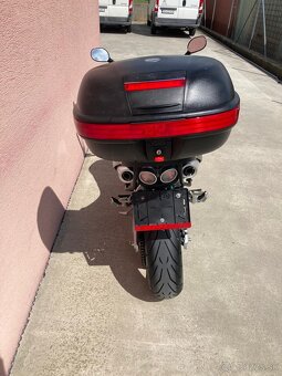 Suzuki GSR 600 - 8
