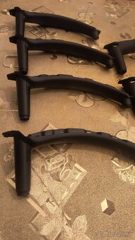 BMW X5 e70, BMW X6 e71 - madlo dverí čierne - 8