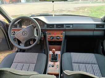 Mercedes E250D 83KW W124 - 8