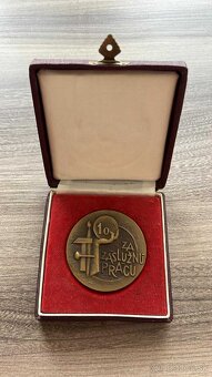 Zbierka medailí a odznakov - 8