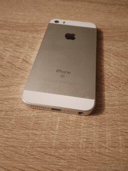 iPhone SE 1.generacie 2016 / 64GB Silver Pekný stav - 8