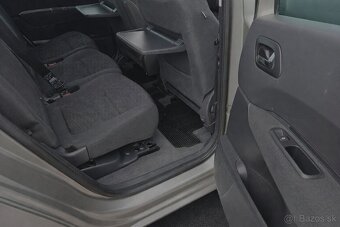 PEUGEOT 5008  1.6HDI (2014) - 8