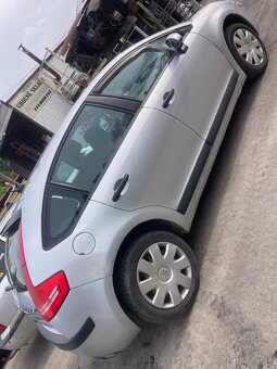 Rozpredam Citroen c4 1.4i 65kw - 8