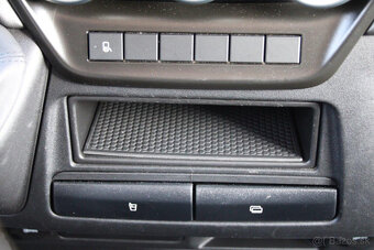 Dodávka Iveco Daily 35S 18HA 8V, 2.3, 129kW, r.v. 2023 AT/8 - 8