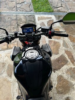 Honda CB650R - 8