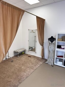 💍 Na odstúpenie zabehnutý svadobný salón – In Studio - 8
