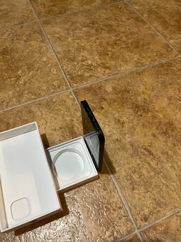 iPhone 13 128GB - super stav - 8