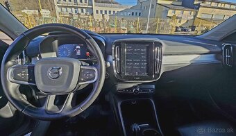 Volvo XC40 2.0d D4 Momentum AWD A/T - 8