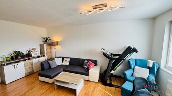 Na predaj veľkometrážny 2-izbový byt 63 m2 s balkónom a špaj - 8