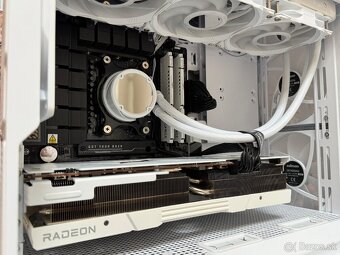 Ryzen 7 9700X\32GB\RX 7900XTX\SSD\1000W Zdroj - 8