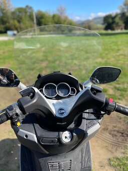 Predám skúter značky SYM-GTS Joymax 125i - 8