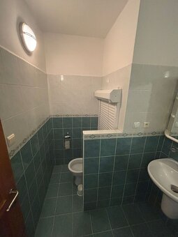 Na prenájom veľký 2 izbový byt Nitra - Čermáň, skvelá lokali - 8