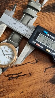 Seiko quartz - 8